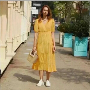 Heartloom Halia Dress NWOT Midi Women’s XS Yellow Tiered Wrap Puff Sleeve Yellow
